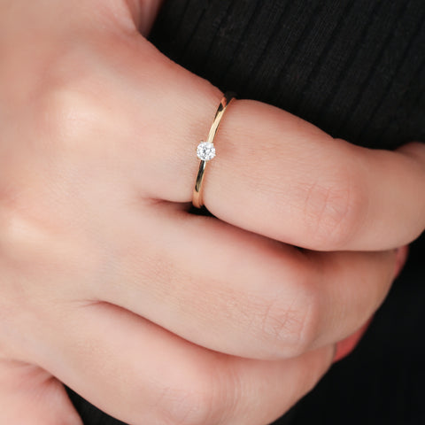 Effortless Elegance: Embracing the Dainty Beauty of Silver Rings