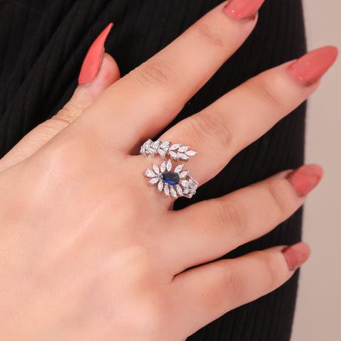 Charming Leaf Sapphire Ring.