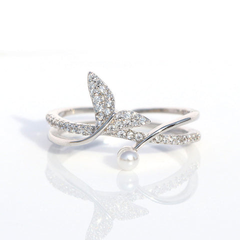 Dainty Leafy Love CZ Ring. - KORE JEWELS