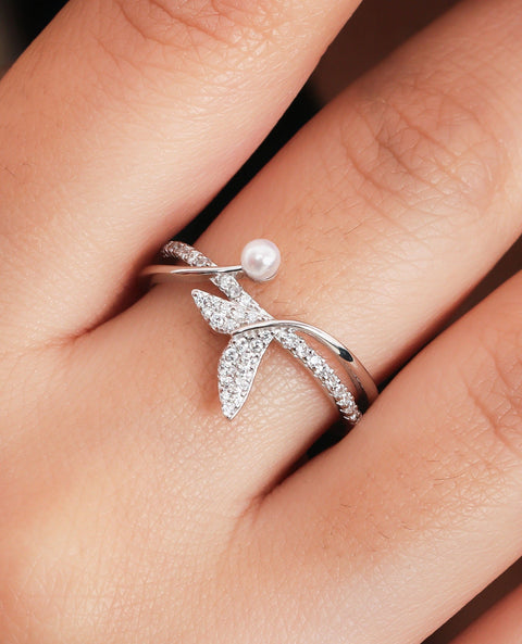 Dainty Leafy Love CZ Ring. - KORE JEWELS