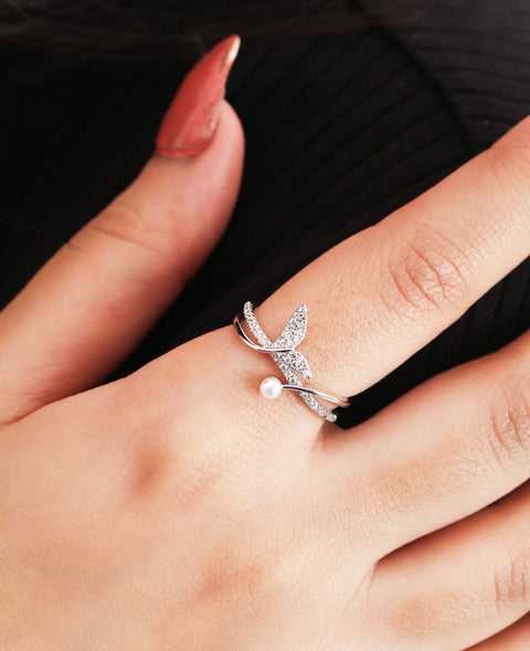 Dainty Leafy Love CZ Ring. - KORE JEWELS