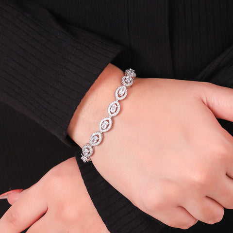 Opulent Leaf Bracelet - KORE JEWELS