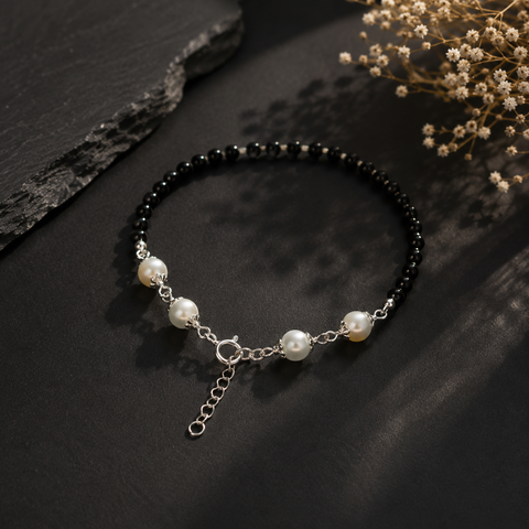 Pearl and Black Beads Bracelet
