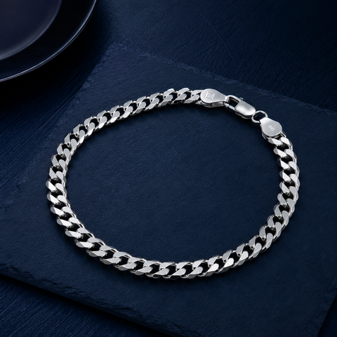 Men's Striking Curb Chain Bracelet.