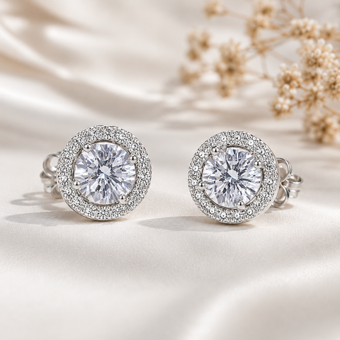 Single Halo Round Earings.