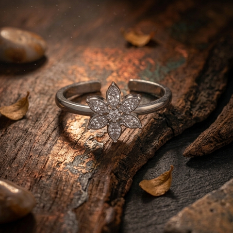 Pleasing Floral Toe Ring