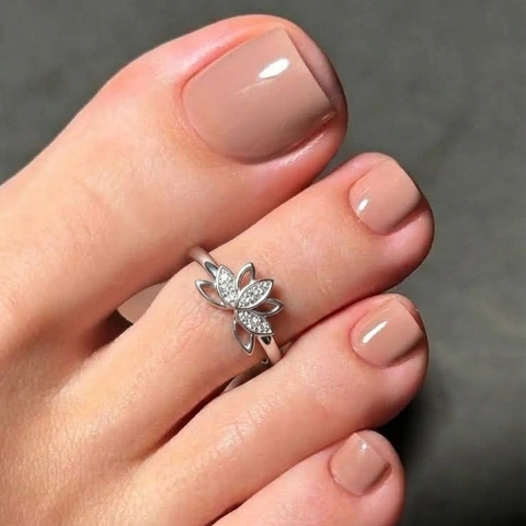 Ravishing Lotus Toe Ring