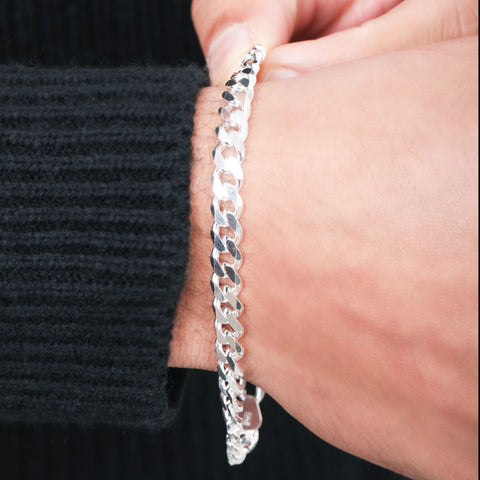 Men's Striking Curb Chain Bracelet. - KORE JEWELS 
