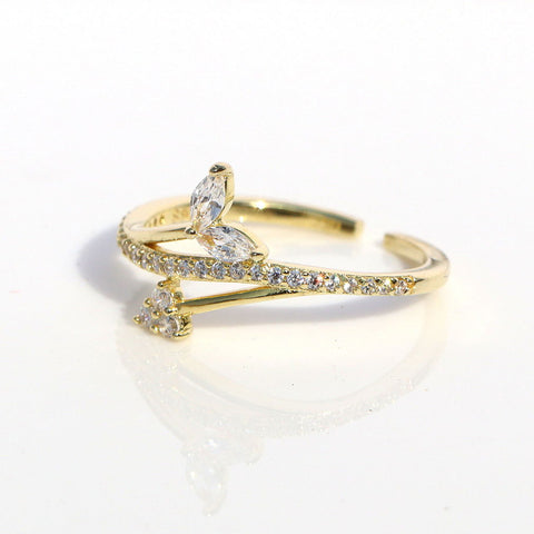 Tantalizing Leafy Love CZ Ring. - KORE JEWELS 