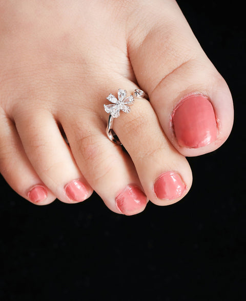 Tiny Floral Passion Toe Ring - KORE JEWELS 