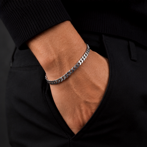 Men's Striking Curb Chain Bracelet.