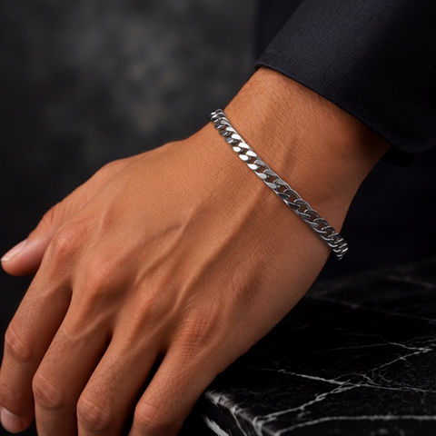 Men's Striking Curb Chain Bracelet.