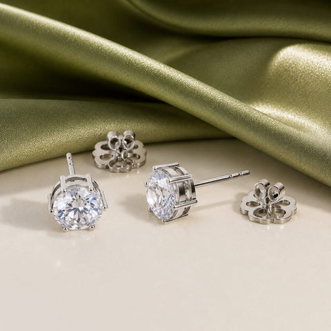 Round Solitaire Earings