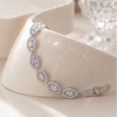 Opulent Leaf Bracelet